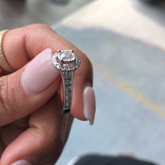 Diamond Engagement Ring (REAL) - Picture 7 of 13